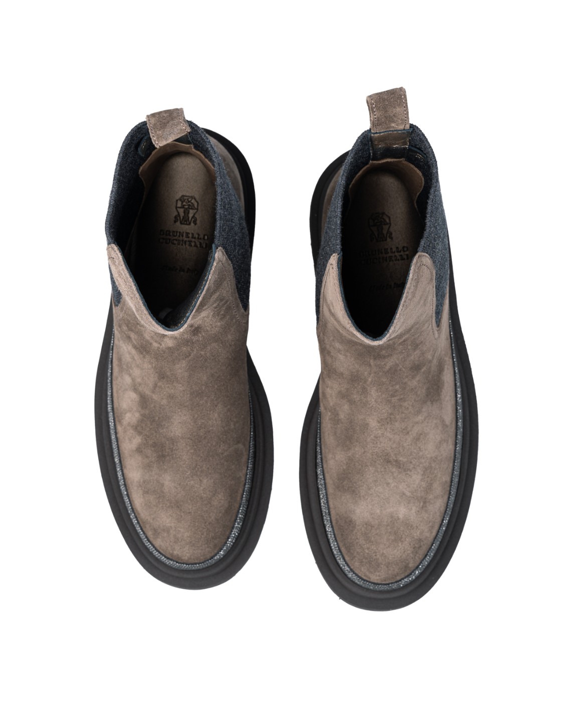 shop BRUNELLO CUCINELLI Saldi Boots: Brunello Cucinelli Chelsea Boot in camoscio con Precious Contour.
Fasce elastiche laterali.
Fodera in pelle.
Battistrada in gomma TPU.
Inserti elastici laterali per favorire il comfort.
Decorazione in monile Nickel-free.
L'alzata misura 4 cm.
Composizione: vera pelle.
Made in Italy.. MZSFG2745-C8769 number 5093756